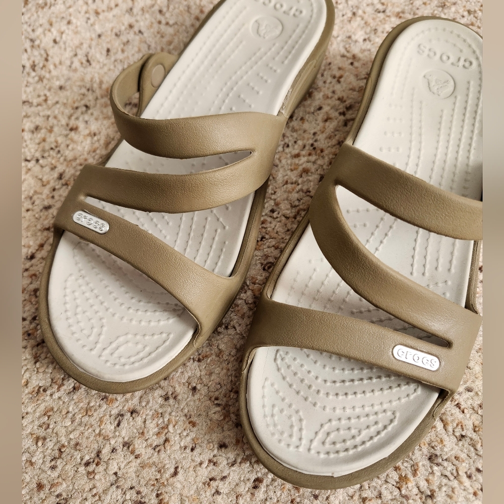 Crocs Flip Flops - Picture 6 of 9